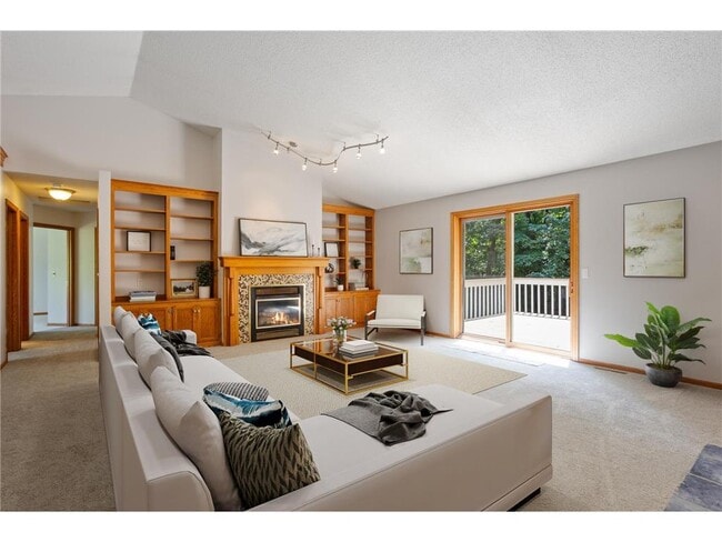 18525 County Rd 24 in Plymouth, MN - Building Photo - Building Photo