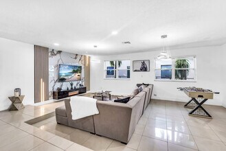 18735 NE 18th Ave in Miami, FL - Building Photo - Building Photo