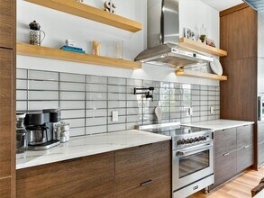 102 Court St in Rochester, NY - Building Photo - Building Photo