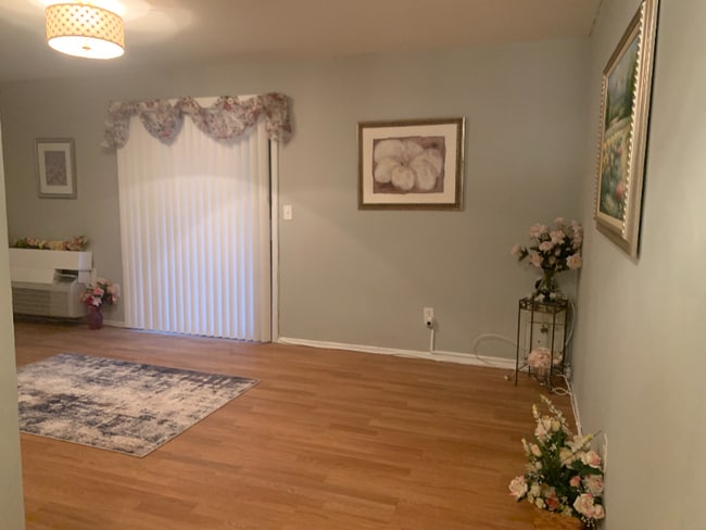property at 20 405-405 Delar Pkwy