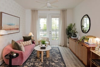 Wayfern Apartments in Sandy Springs, GA - Building Photo - Building Photo