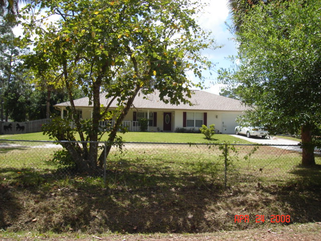 2250 Vermont St in Melbourne, FL - Building Photo