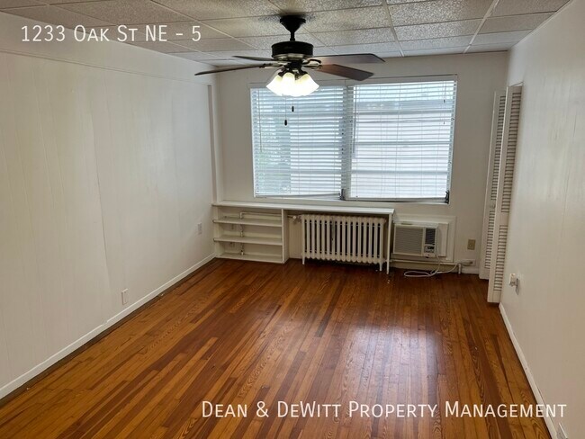 1233 Oak St NE in St. Petersburg, FL - Building Photo - Building Photo