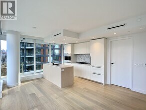 1365 Davie St in Vancouver, BC - Building Photo - Building Photo