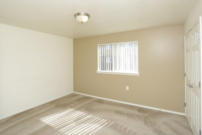 Bridger Pointe in North Logan, UT - Building Photo - Interior Photo