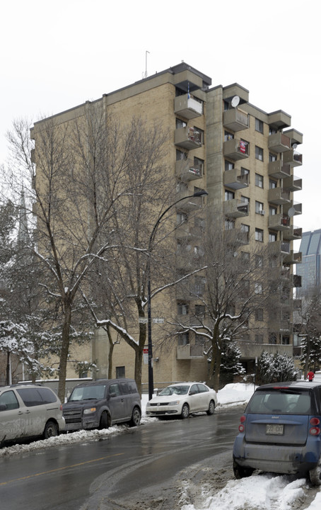 De L'Érablière in Montréal, QC - Building Photo