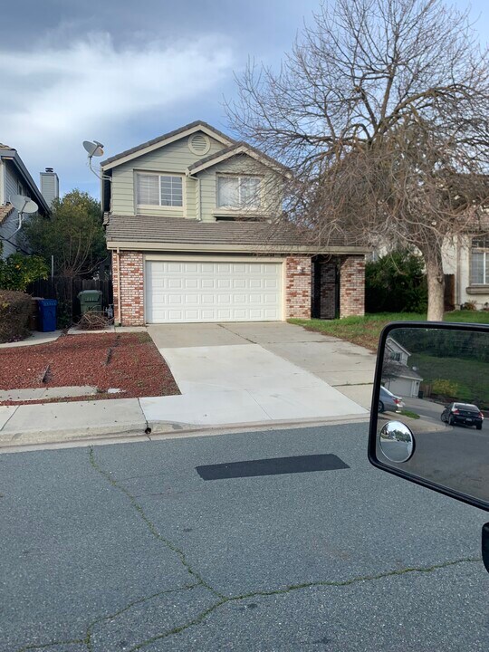 4113 Kern St in Antioch, CA - Foto de edificio