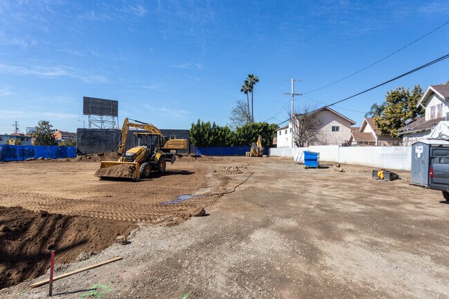 Washington Arts Collective in Los Angeles, CA - Building Photo - Building Photo