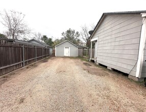 502 E Church St in El Campo, TX - Building Photo - Building Photo