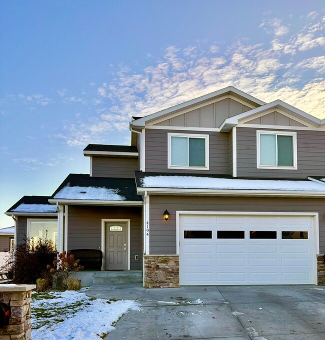 property at 4194 Bainbridge Cir