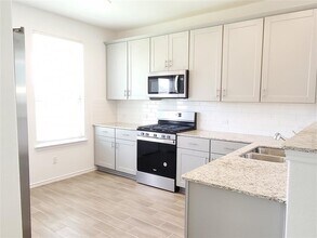513 Pickrell Lp in Liberty Hill, TX - Building Photo - Building Photo