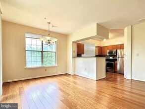 2111 Highcourt Ln-Unit -304 in Herndon, VA - Building Photo - Building Photo