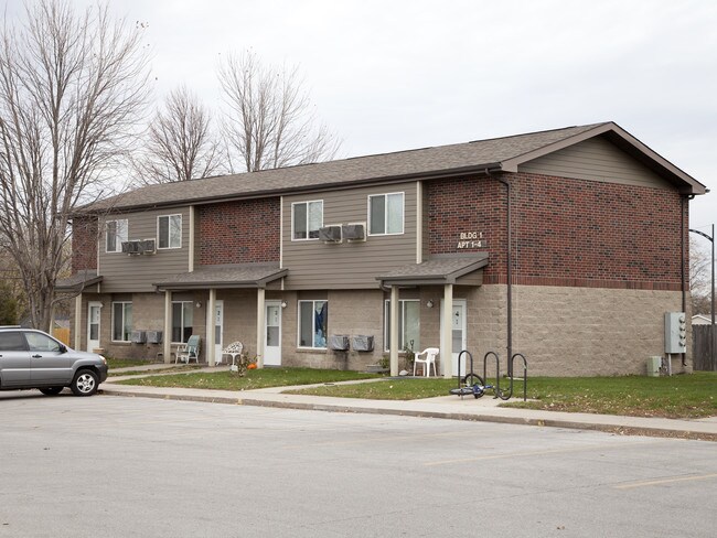 Grimes Park in Grimes, IA - Foto de edificio - Building Photo