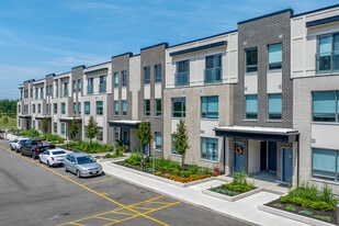 62 Dixfield Dr in Toronto, ON - Building Photo