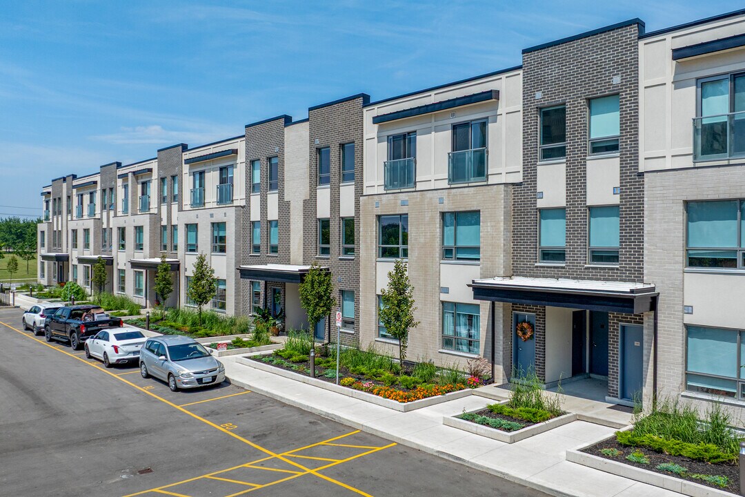 62 Dixfield Dr in Toronto, ON - Building Photo