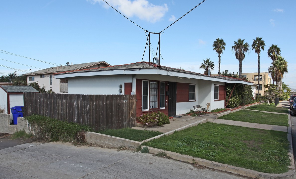 2628 Clovis St in San Diego, CA - Building Photo