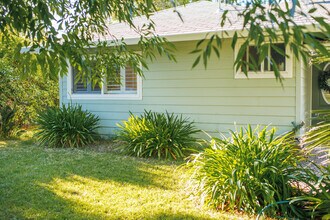 60 Vivian Dr in Pleasant Hill, CA - Building Photo - Building Photo