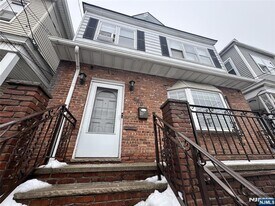 460 Ave E in Bayonne, NJ - Building Photo