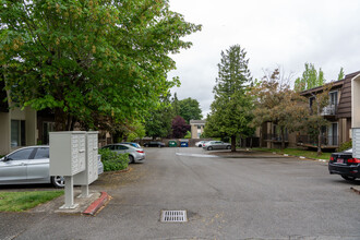 Laurel Park Condominiums in Kirkland, WA - Foto de edificio - Building Photo