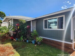 823 Hookala St in Pearl City, HI - Building Photo - Building Photo