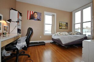 7 St Lukes Rd in Boston, MA - Building Photo