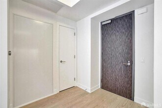 338 Main St, Unit 9F in San Francisco, CA - Building Photo - Building Photo
