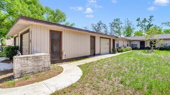 1271 Sylvia Ave in Spring Hill, FL - Building Photo