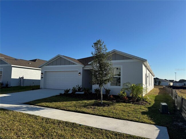 2061 Marksman Rd in Eagle Lake, FL - Building Photo - Building Photo