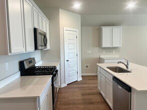 2925 Firefly Dr in Oklahoma City, OK - Building Photo - Building Photo