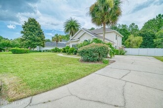 1440 S Burgandy Trail in Jacksonville, FL - Foto de edificio - Building Photo