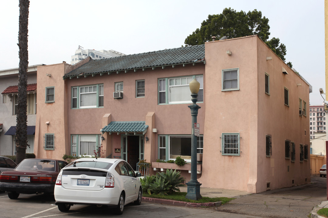 51 Lime Ave in Long Beach, CA - Foto de edificio