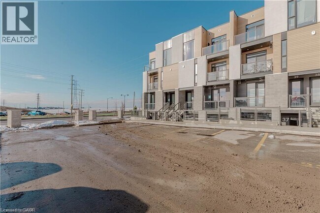 142 Foamflower Pl in Waterloo, ON - Building Photo - Building Photo