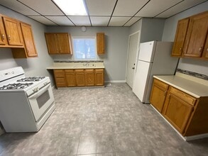 818 Alpine Ave NW in Grand Rapids, MI - Building Photo - Building Photo