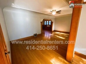 2372 N 61st St in Wauwatosa, WI - Building Photo - Building Photo
