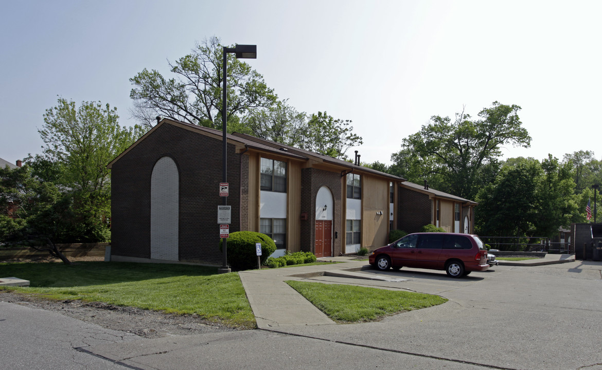 Woodwinds Apartments in Cincinnati, OH - Building Photo