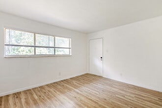Kingston Apartments in St. Louis, MO - Foto de edificio - Building Photo