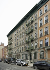 431 E 136th St in Bronx, NY - Foto de edificio - Building Photo