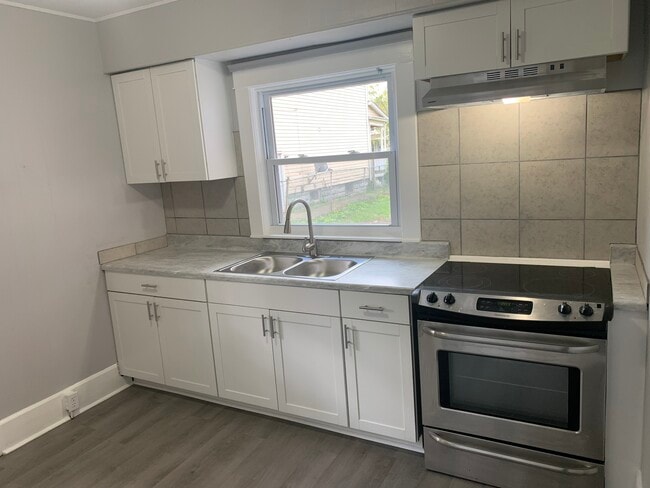 2831 Globe Ave, Unit 1 in Lorain, OH - Foto de edificio - Building Photo