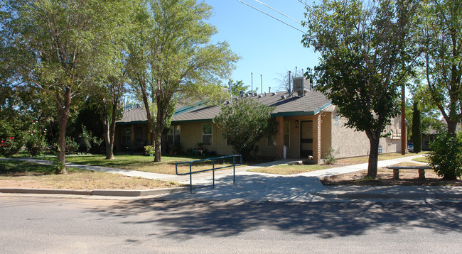 Munoz Manor Apartments in El Paso, TX - Building Photo - Building Photo