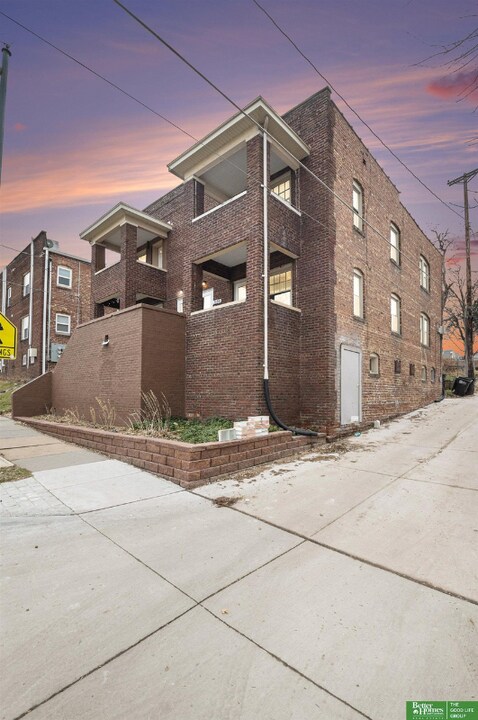 3155 Jackson St, Unit 3161 Jackson St in Omaha, NE - Building Photo