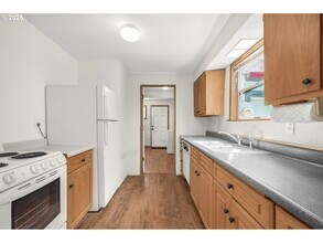 2020 Warner St NE in Salem, OR - Building Photo - Building Photo