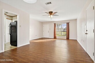 1205 N Patricia Ave in Gonzales, LA - Building Photo - Building Photo