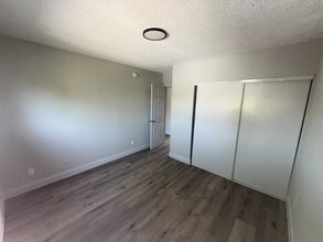 648 W 92nd St in Los Angeles, CA - Building Photo - Building Photo