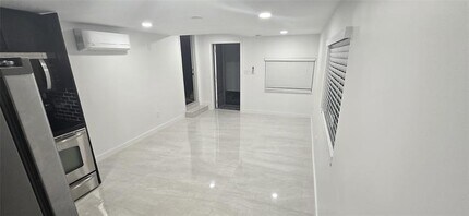 5310 SW 23rd Terrace in Fort Lauderdale, FL - Building Photo - Building Photo