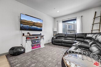 27107 Celluloid Ct in Stevenson Ranch, CA - Building Photo - Building Photo