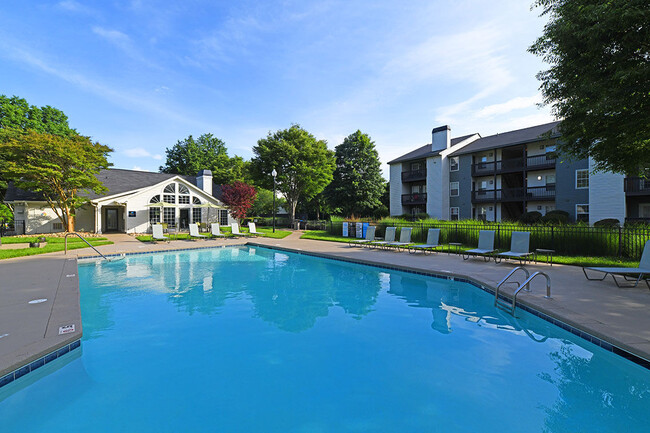 Ascent Apartment Homes in Asheville, NC - Foto de edificio - Building Photo