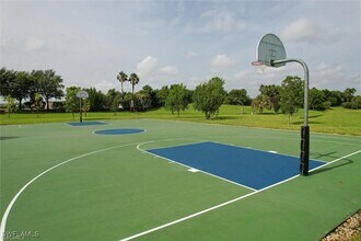 14625 Carva Ln in Ft. Myers, FL - Foto de edificio - Building Photo