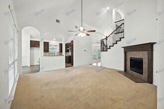 8549 Meadow Sweet Mdw in Desoto, TX - Building Photo - Building Photo