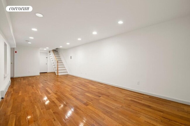 316 W 51st St in New York, NY - Building Photo - Building Photo