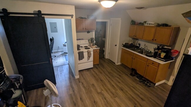 705 Division St, Unit 2 in Eau Claire, WI - Building Photo - Building Photo